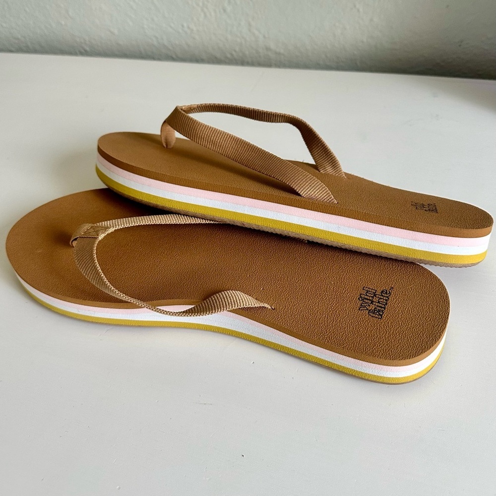 Wild Fable Pink Mustard Tan Flip Flops Size 10 - Picture 4 of 5